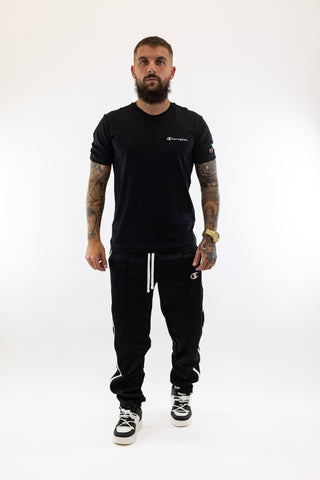 T-Shirt Preta Champion
