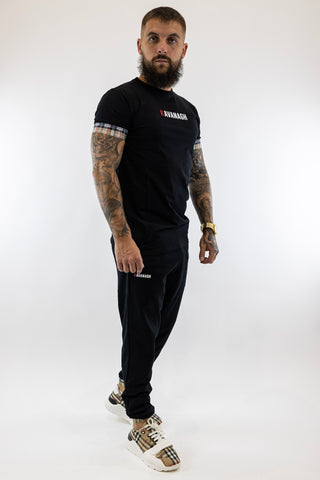 T-Shirt Preta com Elastico British Gianni Kavanagh