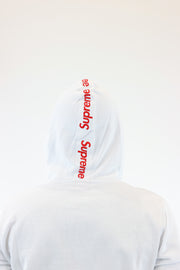 Sweat branca Supreme Spain pormenor Capuz